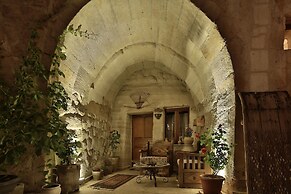 Chelebi Cave House