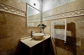 Chelebi Cave House