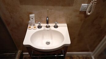 Hotel Versailles