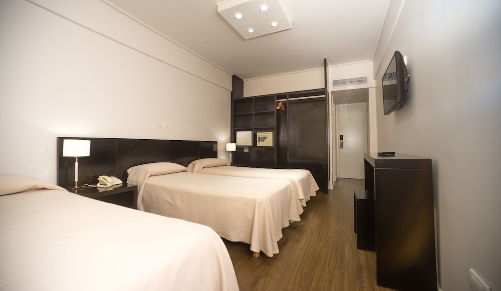 Hotel Versailles