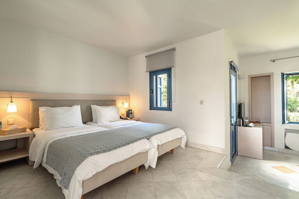Porto Galini Seaside Resort & Spa