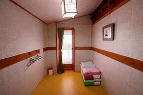 Happiness Full Guesthouse
