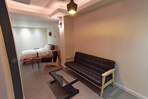 Hotel The May
