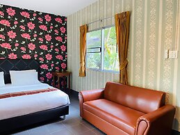 Canal Resort