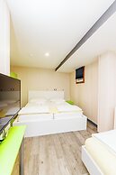 Botel Marina - Hostel