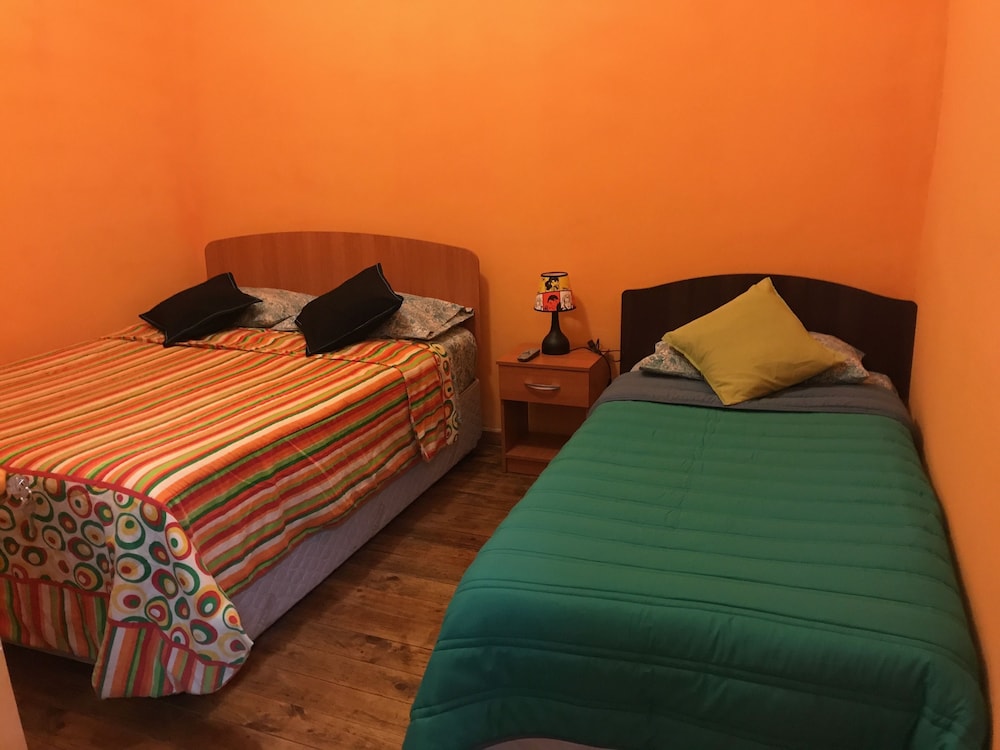 Hostal Tricontinental