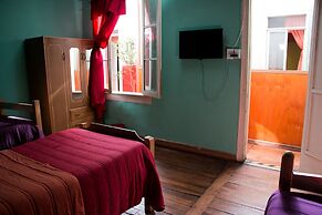 Hostal Tricontinental