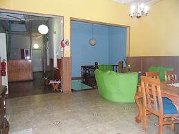 Hostal Tricontinental
