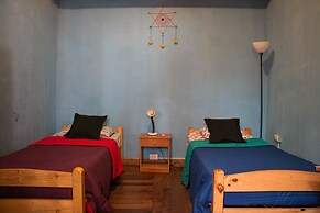 Hostal Tricontinental