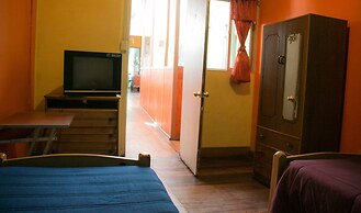 Hostal Tricontinental