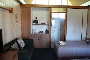 Elmore Lodge Motel