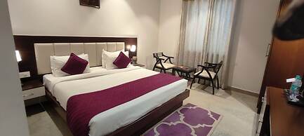 Hotel Taj Heights