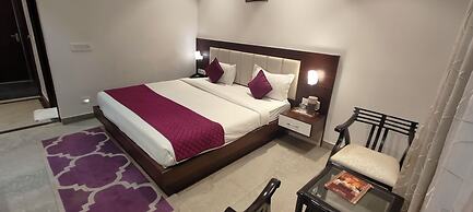 Hotel Taj Heights
