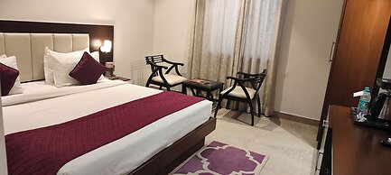 Hotel Taj Heights