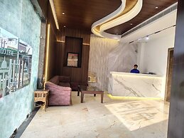 Hotel Taj Heights
