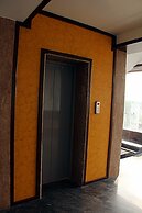 Hotel Taj Heights