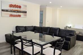 Sportsmans Motor Inn