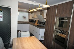 J and R Brussels City Apartment