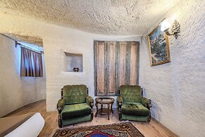 Kayatas Cave Suites
