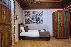 Kayatas Cave Suites