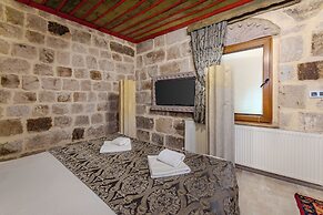 Kayatas Cave Suites