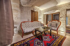Kayatas Cave Suites
