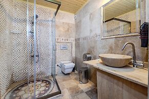 Kayatas Cave Suites