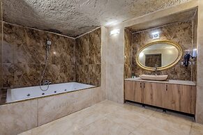 Kayatas Cave Suites