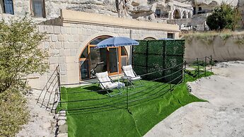 Kayatas Cave Suites