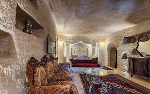 Kayatas Cave Suites