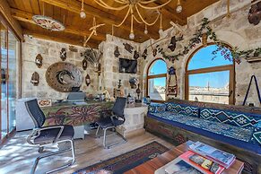 Kayatas Cave Suites