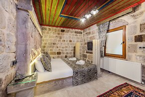 Kayatas Cave Suites