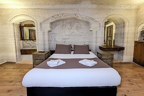 Kayatas Cave Suites
