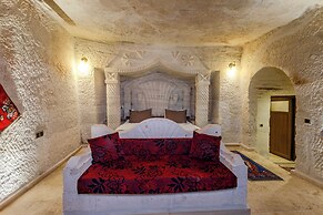 Kayatas Cave Suites