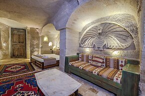 Kayatas Cave Suites