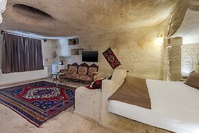 Kayatas Cave Suites