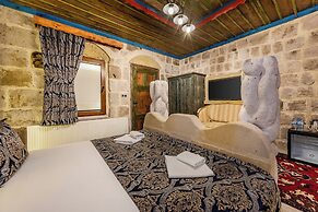 Kayatas Cave Suites