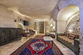 Kayatas Cave Suites