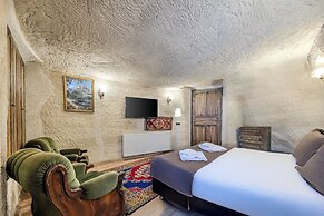 Kayatas Cave Suites