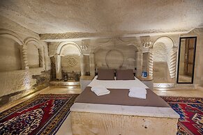 Kayatas Cave Suites