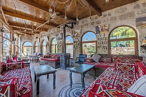 Kayatas Cave Suites