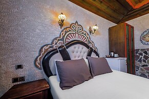 Kayatas Cave Suites