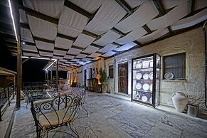 Emit Cave Hotel