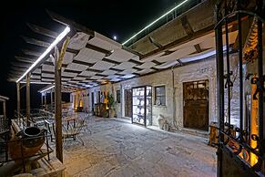 Emit Cave Hotel