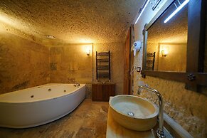 Emit Cave Hotel