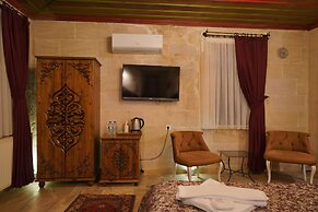 Emit Cave Hotel