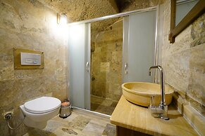 Emit Cave Hotel