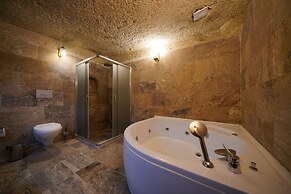 Emit Cave Hotel
