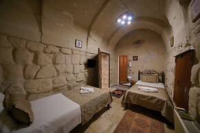 Emit Cave Hotel