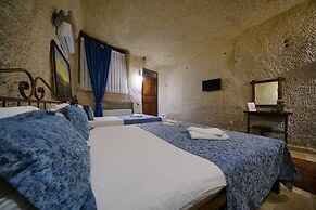 Emit Cave Hotel